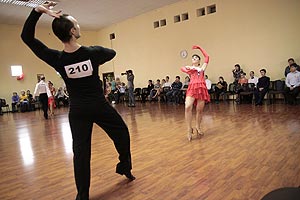 Руслан Выродов и Юлия Медведева, бальные танцы для взрослых и детей начинающих и продолжающих
