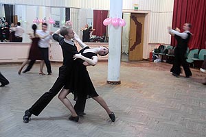 танцевальный бал в школе бальных танцев для взрослых и детей "S-Клуб"